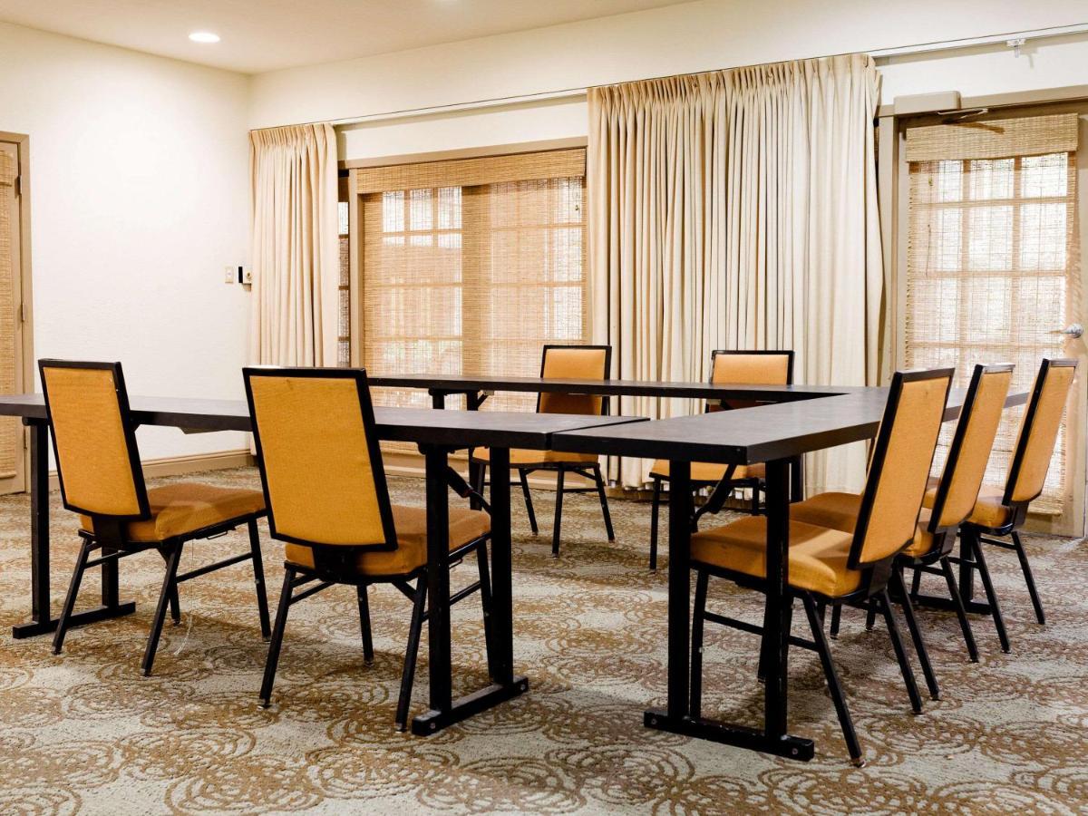 Comfort Suites Baton Rouge South I-10 Екстер'єр фото